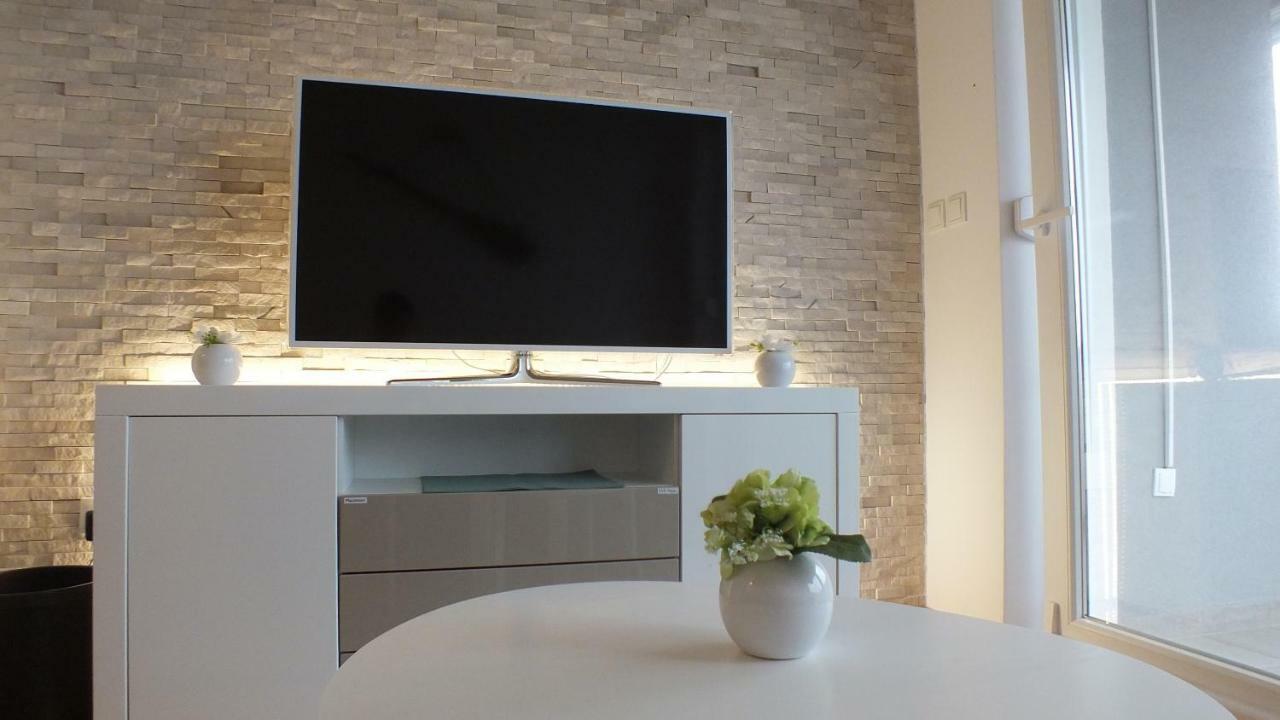 Apartment Paulina Novalja Εξωτερικό φωτογραφία